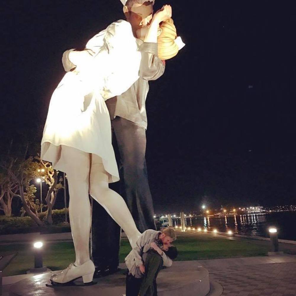 Meet your Posher, Lau